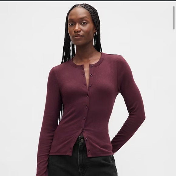 GAP Tops - Gap Modern Crewneck Cardigan in Bordeaux Purple